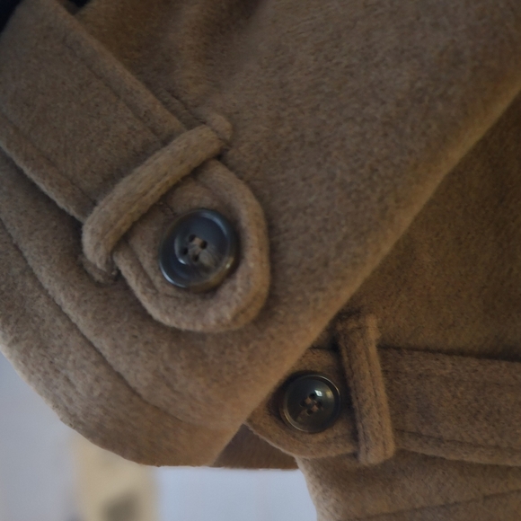 Cropped Wool Coat. - Picture 4 of 8
